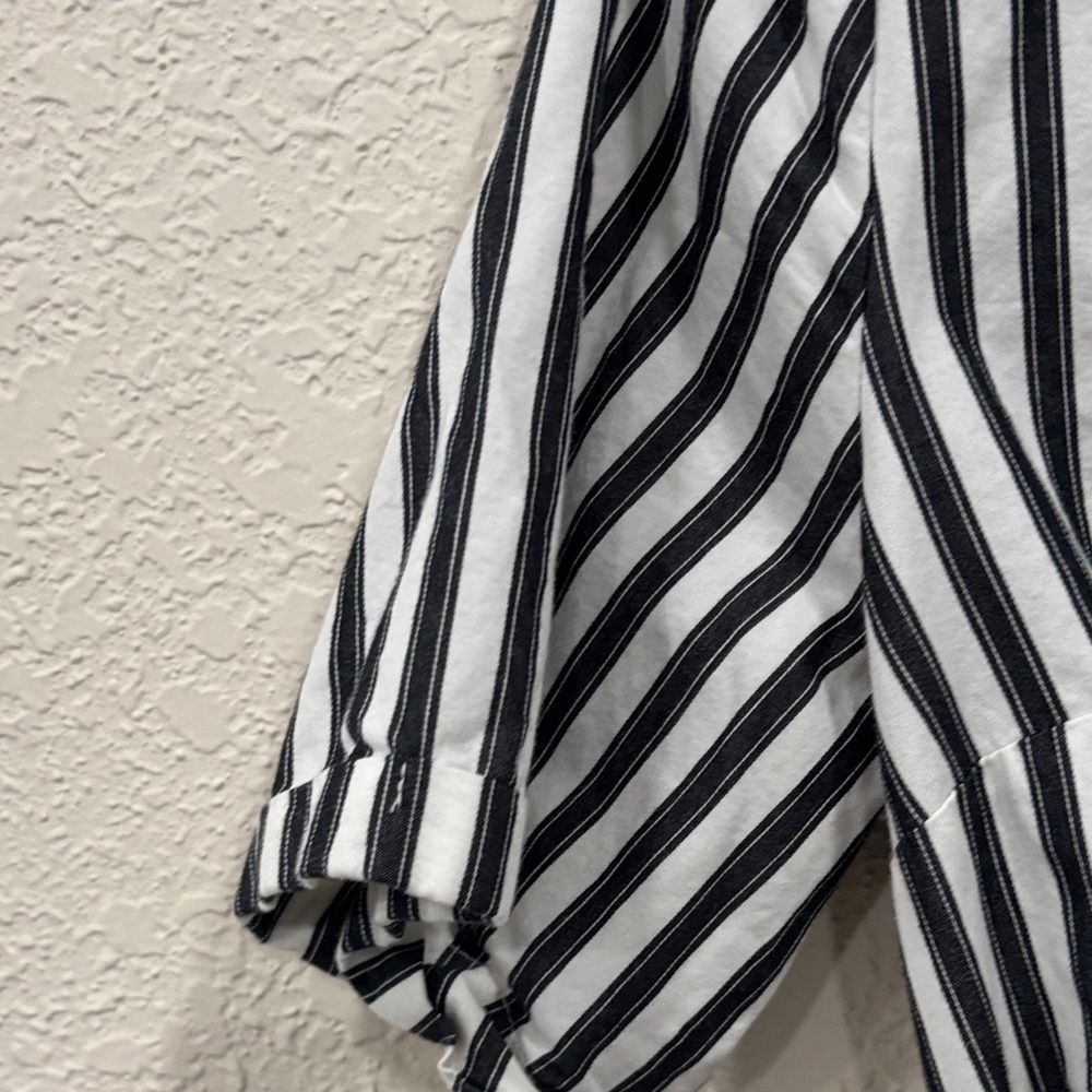 Black and White Striped women Shirt - Picture 4 of 6
